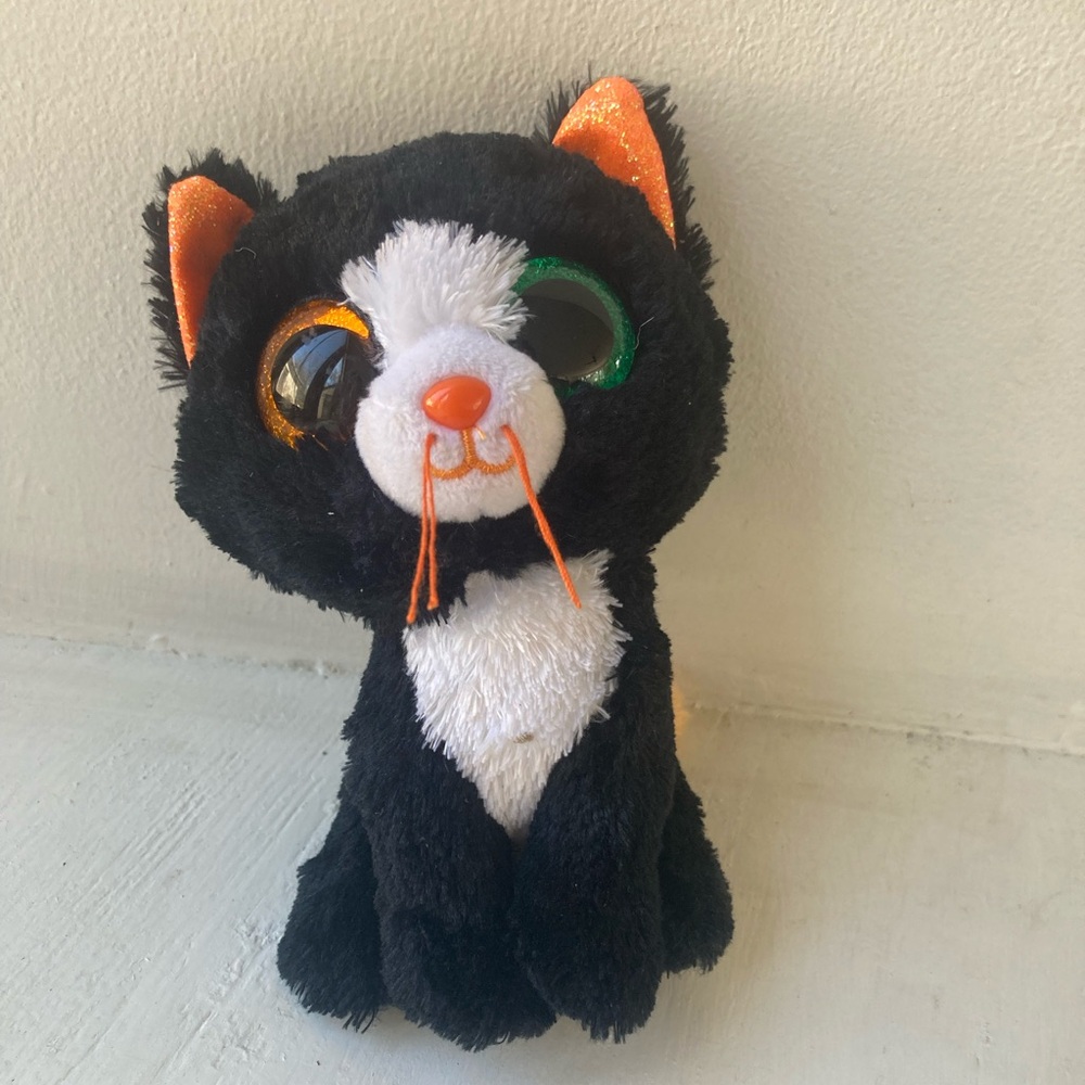TY Beanie Baby Black and white Luna the Cat Beanie Boo NWT